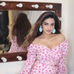 Nidhhi Agerwal Instagram – 💕
#bharat#tuesday #floral