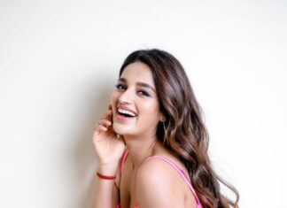 Nidhhi Agerwal Instagram - Good morning! ☀️ I hope your day is as colourful as my skirt ❤️🧡💛💚💙💜 #saturdayvibes