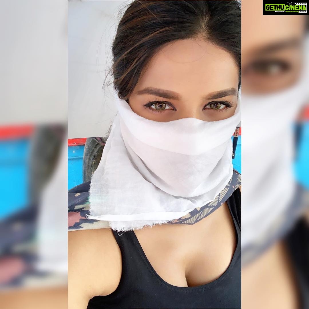 Nidhhi Agerwal Instagram - Beat the heat 😻 #ninja Varanasi, India