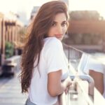 Nidhhi Agerwal Instagram - Are you a sunrise or a sunset person 🌻