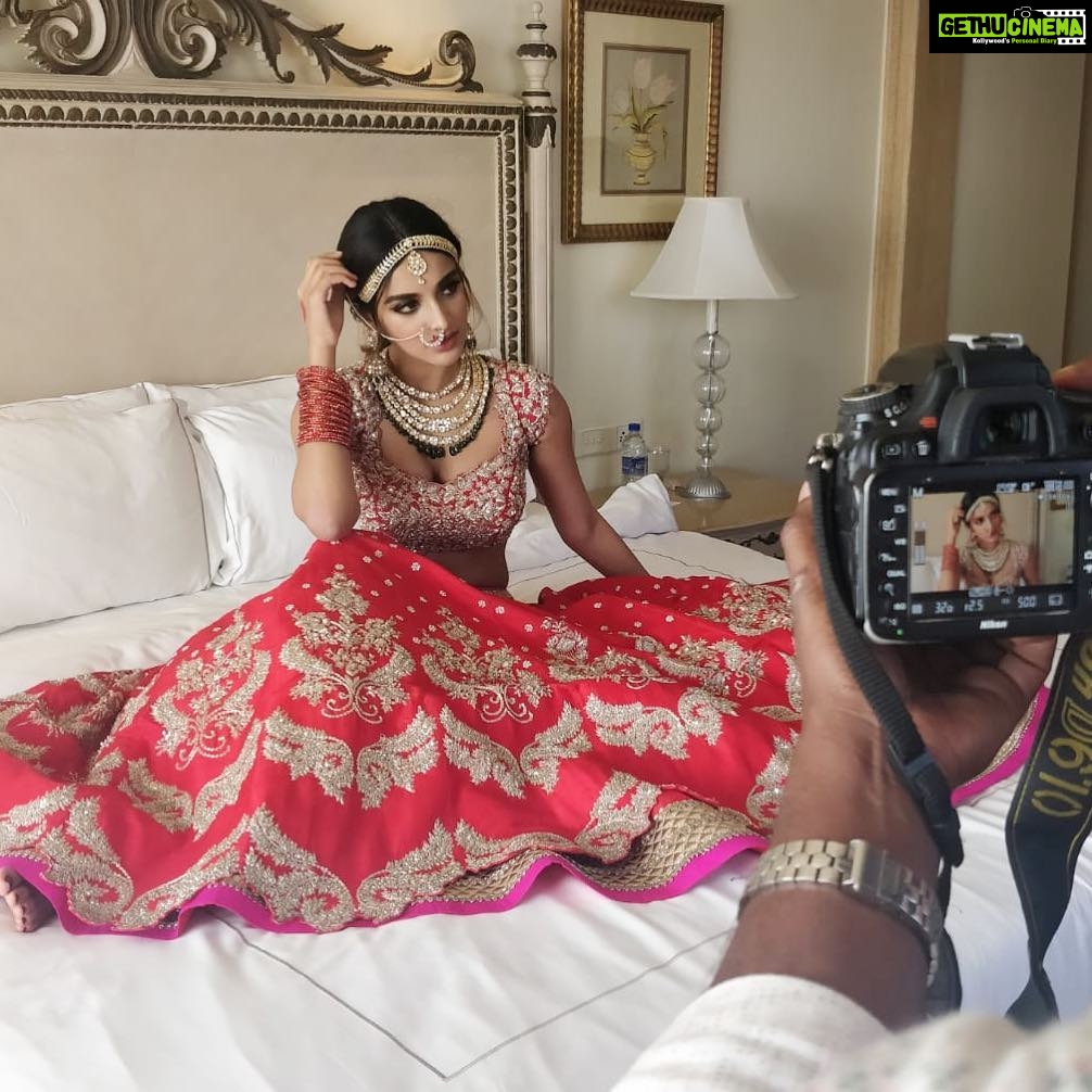 Nidhhi Agerwal Instagram - #traveltuesday π₯ @youandimag Outfit: @anushreereddydesign from @angasutrastyle Jewellery: @Musaddilalgemsjewels Makeup and hair: @officialsandysartistry Styled by @officialanahita Pic: @nikkhil_bareli