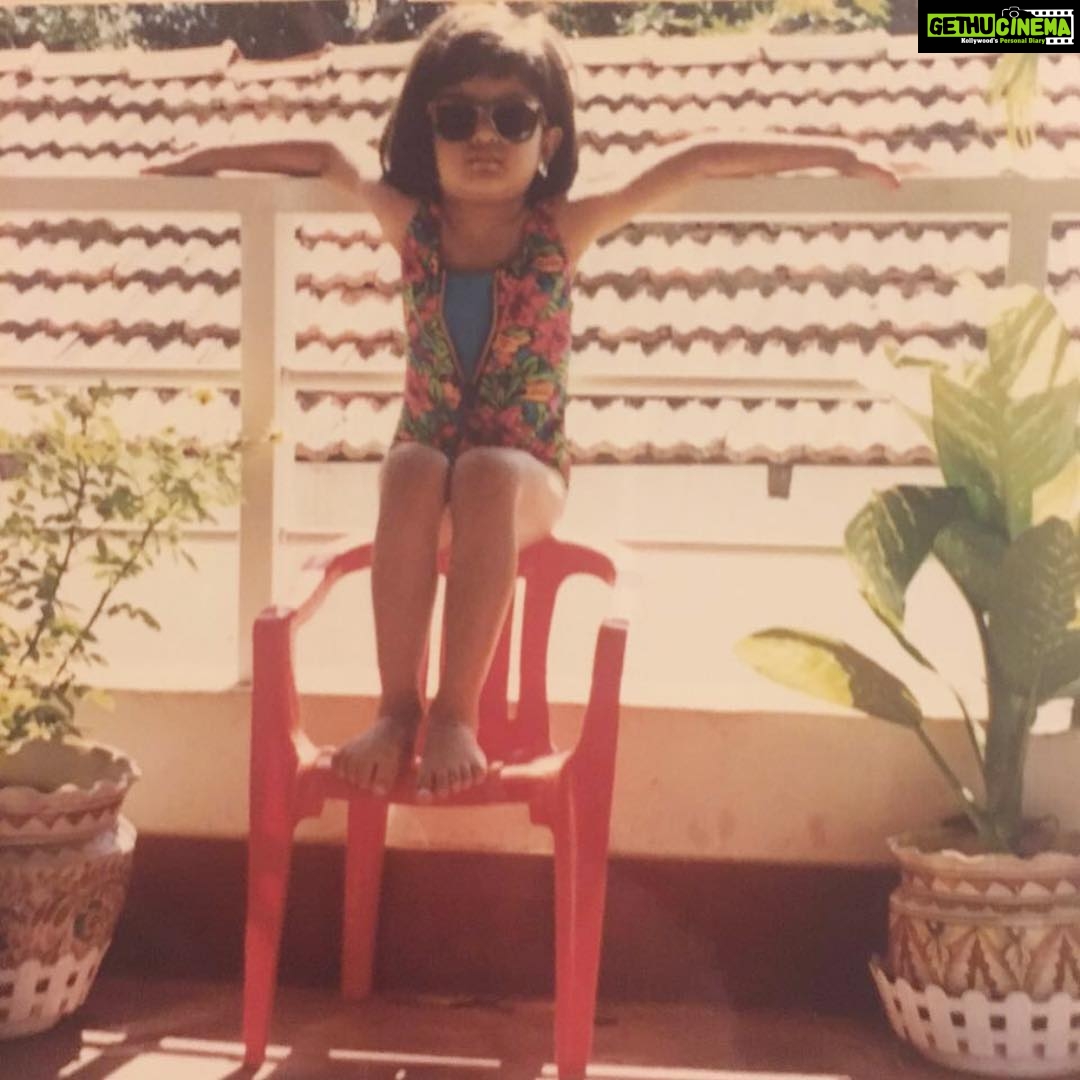 Nidhhi Agerwal Instagram - Throwback to probably one of the coolest pictures of me ever 😂😎✌🏻 #happychildrensday 🧚🏻♂️