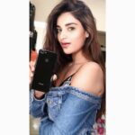 Nidhhi Agerwal Instagram - This Diwali, I was overwhelmed with what to gift my fam. But thanks to @HiHonorIndia, I've made my choice and picked the Honor 9N! Not only is the phone super awesome, but I even got an amazing deal on it! The Honor store is giving out the 3GB+32GB variant and 4GB+64GB at an attractive price of INR 9,999 and INR 11,999 respectively till 7th Nov only. So, don't miss out. @HiHonorIndia @missmalini #Honor9N #YehDiwaliHonorWali #HonorStore #HonorOffers #Diwali #DiwaliOffers #HonorIndia #ad