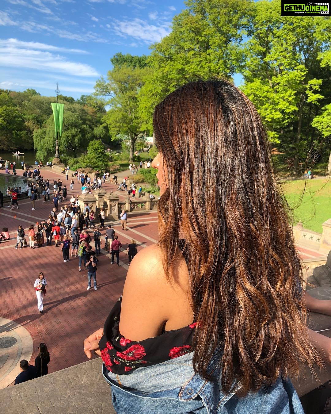 Nidhhi Agerwal Instagram - And thats a magic light back shot.. #newyorkcity Central Park