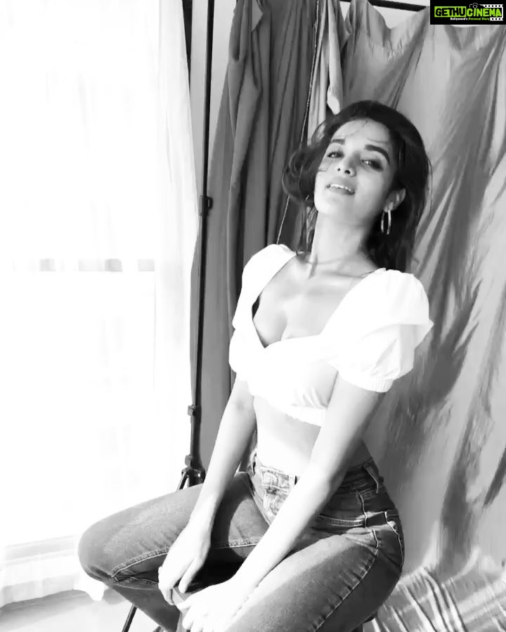 Nidhhi Agerwal Instagram - Something interesting coming up ☺️ wait for it...