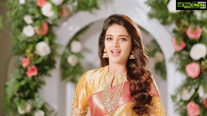 Nidhhi Agerwal Instagram - Happy to be the brand ambassador of CMR Shopping Mall, Andhra Pradesh, a name that’s been synonymous for family shopping since 40 years . Keep shopping at CMR and explore the joy life . Brand : CMR Shopping Mall Agency : Tad Global Branding Director : Rahul Mitra Photography: Venket Ram Concept : Tad Global Branding Stylist : Sapna Shah Makeup : @madhu_derangula @cmrshoppingmall