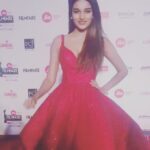Nidhhi Agerwal Instagram - I say Princess, you’ll say Queen 👑 I love the sound of that ❤️ #Repost @filmfare with @get_repost ・・・ @nidhhiagerwal sends out love from the red carpet of the #JioFilmfareAwards.