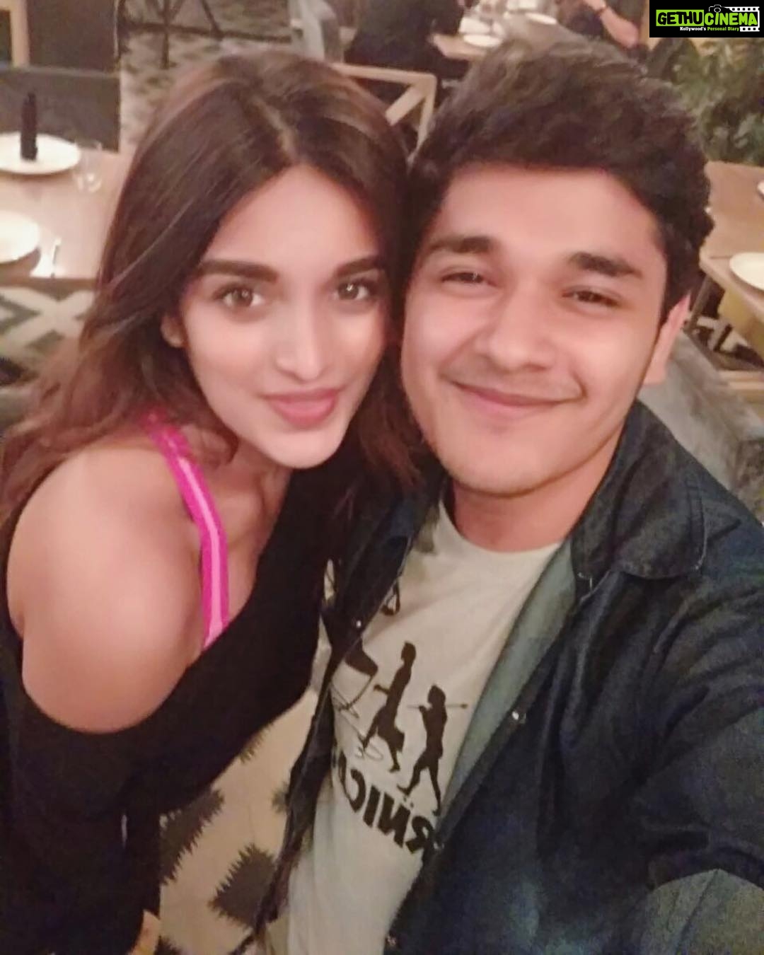 Nidhhi Agerwal Instagram - Caught up with this cutie after the longest time 💕 @nayandeeprakshit sweetest, kindest most genuine little boy 😘