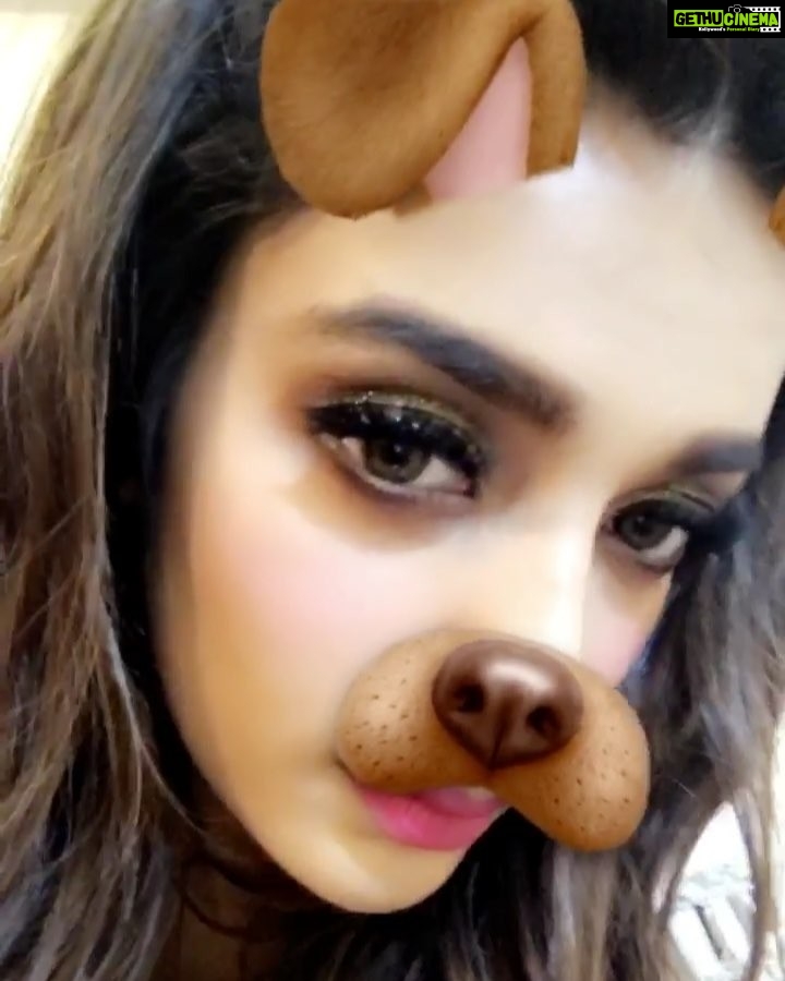 Nidhhi Agerwal Instagram - Itβs ALWAYS all about the bling! Glitter eyes π #stillmyfavouritefilter π¦πΆ