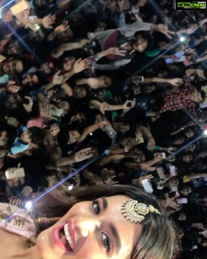 Nidhhi Agerwal Instagram - Thank you Surat for all the love! Happy Navratri 🙏🏼✨ #surat #navratri Surat, Gujarat