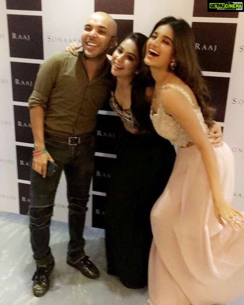 Nidhhi Agerwal Instagram - Congratulations @sonaakshiraaj on opening a store in #delhi wishing you super success! @shaanmu Makeup- @makeupbylekha