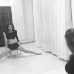 Nidhhi Agerwal Instagram - In between rehearsals... 💋 Choreography, DOP- @dimplevganguly #buttons #chairdance #dance #pointe