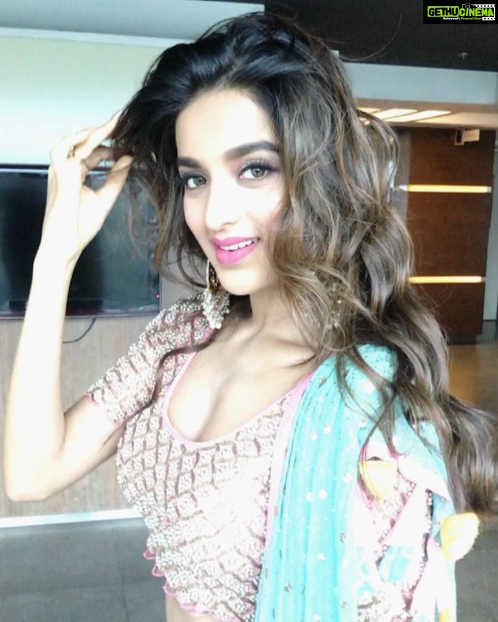 Nidhhi Agerwal Instagram - Always shy 🌸☺️️🌸