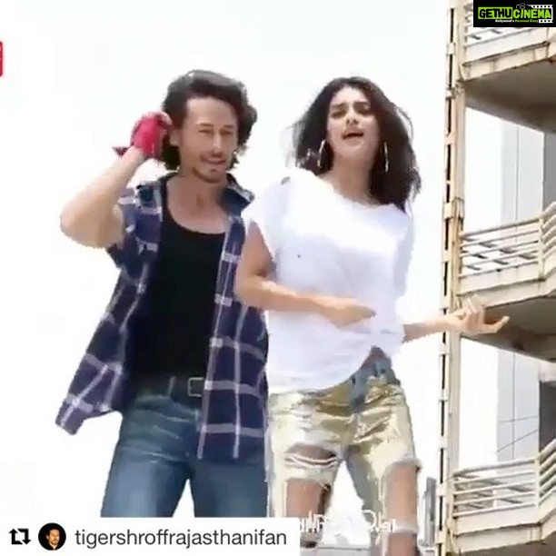 Nidhhi Agerwal Instagram - And DING DANG crosses a 100 million views #dingdang ❤️️💛💚💙💜