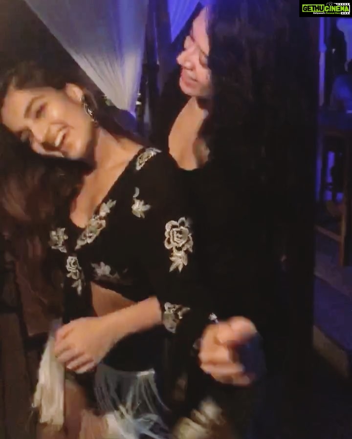 Nidhhi Agerwal Instagram - With my favourite girl in #goa π΄ππ΄πΈπΈπΈπΊπΊπΊ @kishushroff Goa, India