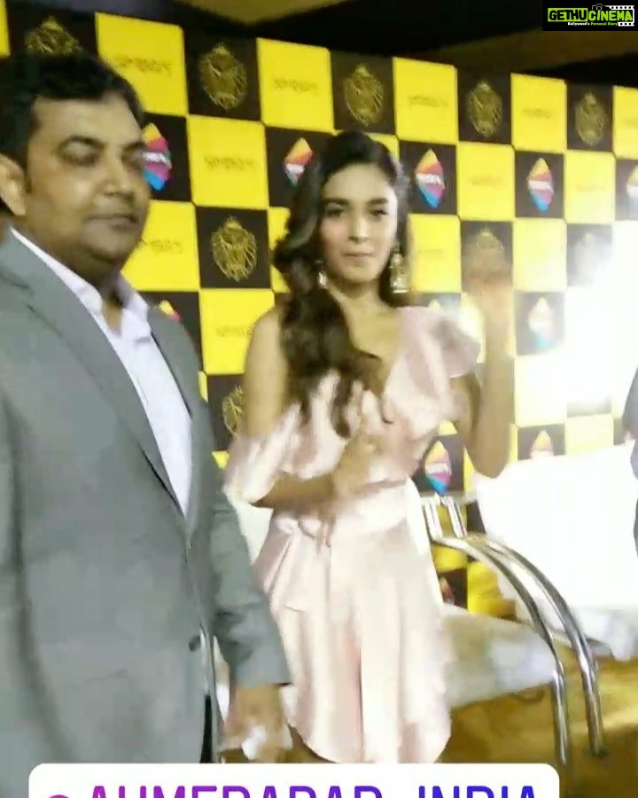 Nidhhi Agerwal Instagram - When you can't control yourself but remember where you are 😝😂 #ahemdabad Makeup- @13kavitadas Hair- @seemakhan1988 Styling- @anishagandhi3 @rochelledsa