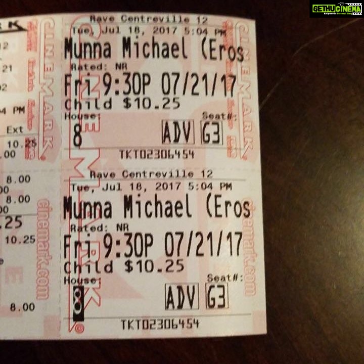 Nidhhi Agerwal Instagram - People are booking their tickets in advance! Have you booked yours yet? 🤗 #munnamichael @sabbir24x7 @tigerjackieshroff @vikirajani @eros_now