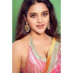 Nidhhi Agerwal Instagram - Looking for a सुंदर और सुशील लड़का 🧿🧚🏻✨🤍 Styled by @officialanahita Saree: @gopivaiddesigns Earrings: @amrapalijewels Pic: @i_ak_photographer