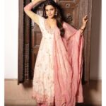 Nidhhi Agerwal Instagram - Outfit: @ritukumarhq Jewellery: @neetaboochrajewellery Juttis: @shilpsutra Styled by: @nikhitaniranjan 📸 @cyril_eanastein