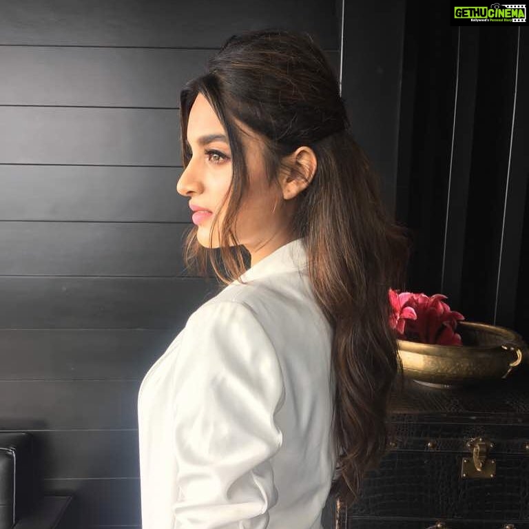 Nidhhi Agerwal Instagram - 🌸🌸🌸 #munnamichael