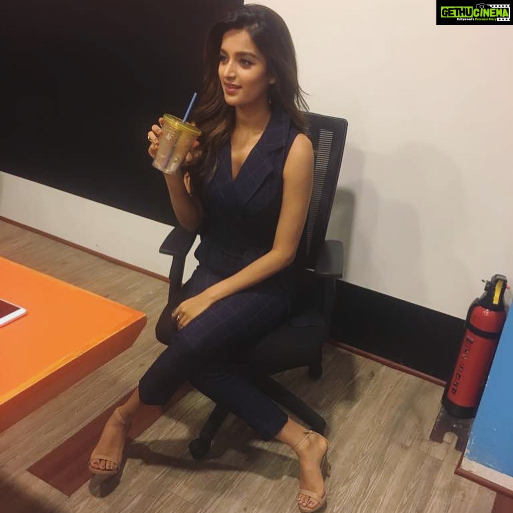 Nidhhi Agerwal Instagram - Radio promotions today! So much fun 📣 #munnamichael @tigerjackieshroff @nawazuddin._siddiqui Makeup- @13kavitadas Hair- @seemakhan1988 Styled by- @theanisha wearing @arabellaaofficial