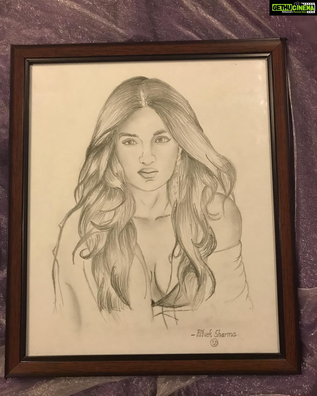 Nidhhi Agerwal Instagram - This is sooooo nice! Thank you 😁 love you guys ❤️️