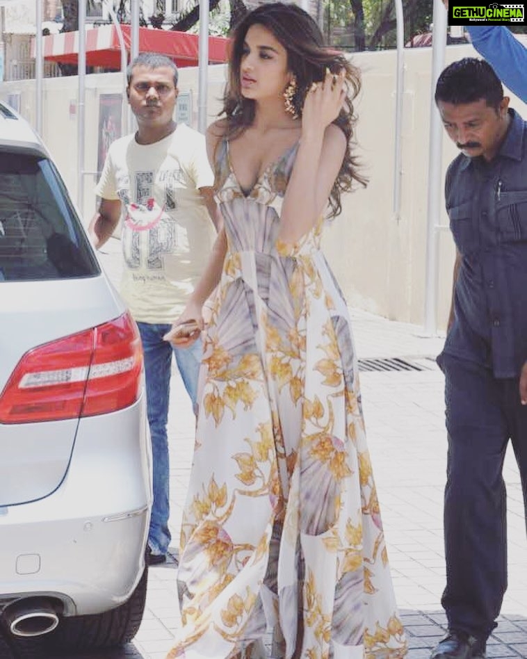 Nidhhi Agerwal Instagram - And we start 😁 HMU- @shaanmu Styling- @theanisha Dress - @farahsanjana Earrings -@suhanipittie Rings - @outhouse jewellery
