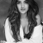 Nidhhi Agerwal Instagram – 🦁#sundaychills