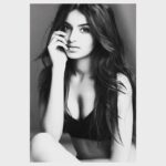 Nidhhi Agerwal Instagram – Happy Sunday 🌺🌺 📸 @jatinkampani