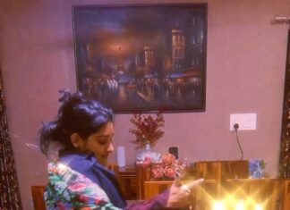 Nivetha Thomas Instagram - Tis the season to be jolly! Okay 😂 Experiencing the experience that Akhanda was