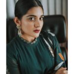 Nivetha Thomas Instagram - For the trailer launch of #118 •Styling by @jukalker •Moss Green indian number by @ampmfashions •Earrings @akoyajewels •Makeup & hair @sadhnasingh1 •📸 @eshaangirri ♥️