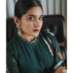 Nivetha Thomas Instagram – For the trailer launch of #118 •Styling by @jukalker •Moss Green indian number by @ampmfashions
•Earrings @akoyajewels
•Makeup & hair @sadhnasingh1
•📸 @eshaangirri ♥️