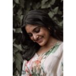 Nivetha Thomas Instagram – ♥️
• Styling by @jukalker • Vintage Floral ensemble by @taavareclothing
• Earrings @pratima_jukalkar • Makeup & hair @sadhnasingh1
• 📸 @eshaangirri