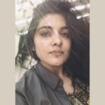 Nivetha Thomas Instagram - Eyebrows, a mole and some shine!