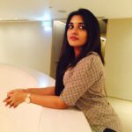 Nivetha Thomas Instagram - Zooming back to straight hair, western wear, black bindhi, don’t care! #throwback