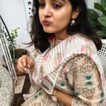 Nivetha Thomas Instagram - Mmm well a minute’s wait and I would’ve finished my meal 🤷‍♀️