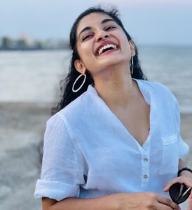 Nivetha Thomas Instagram - Stages of getting a picture clicked. 
Getting there. There. And out!