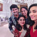 Nivetha Thomas Instagram - Family @nameisnani @anjuyelavarthy @deepthiiiganta #ganakkipelli