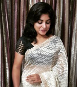 Nivetha Thomas Instagram - 😊