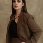 Parineeti Chopra Instagram - Keep calm. 4 days to go. OK CAN’T KEEP CALM. 🤢 #TheGirlOnTheTrain Photographer : @kadamajay ; Stylist : @mohitrai @tarangagarwal_official ; Outfit : @thefrankieshop; Makeup : @makeupbylekha ; Hairstylist : @flavienheldt; Manager : @neh_sharma85.