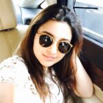 Parineeti Chopra Instagram – Traffic gives birth to selfies. #EarlyMorning #BoredInTheCar