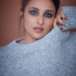 Parineeti Chopra Instagram - 9 days left .. thats why resting. Ded. #TheGirlOnTheTrain 🚊 Photographer : @kadamajay ; Stylist : @mohitrai @tarangagarwal_official ; Assisted by :@harshitasamdariya ; Outfit : @hm @massimodutti ; Makeup : @mitalivakil ; Hairstylist : @sangeetahairartist ; Manager : @neh_sharma85.