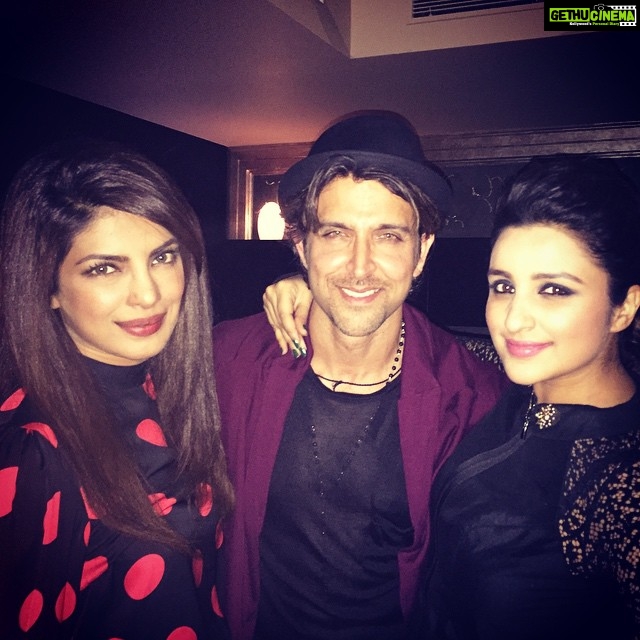 Parineeti Chopra Instagram - With my sister and the birthday boy!! What a party!!! @priyankachopra #hrithiktoshan