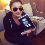 Parineeti Chopra Instagram – Look what i’m reading!!