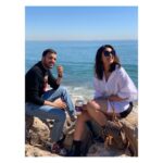 Parineeti Chopra Instagram - Lessons learnt as an actress :- Smile even when people around you are irritating 😁🙏 #AnnoyingBrother #PublicRoast #MissYouSahaj @shivangchopra99 Los Angeles, California