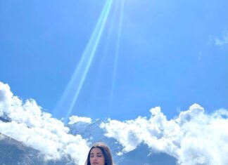 Parineeti Chopra Instagram - Daily meditation is my secret ✨🧘‍♀️💕 Nepal