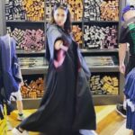 Parineeti Chopra Instagram - Anyone who knows me knows I am a Harry Potter fan (obsessed would not be an exagerration). So I went to Universal, wore his robes and bought a wand. Like a good Muggle. Universal Studios Hollywood