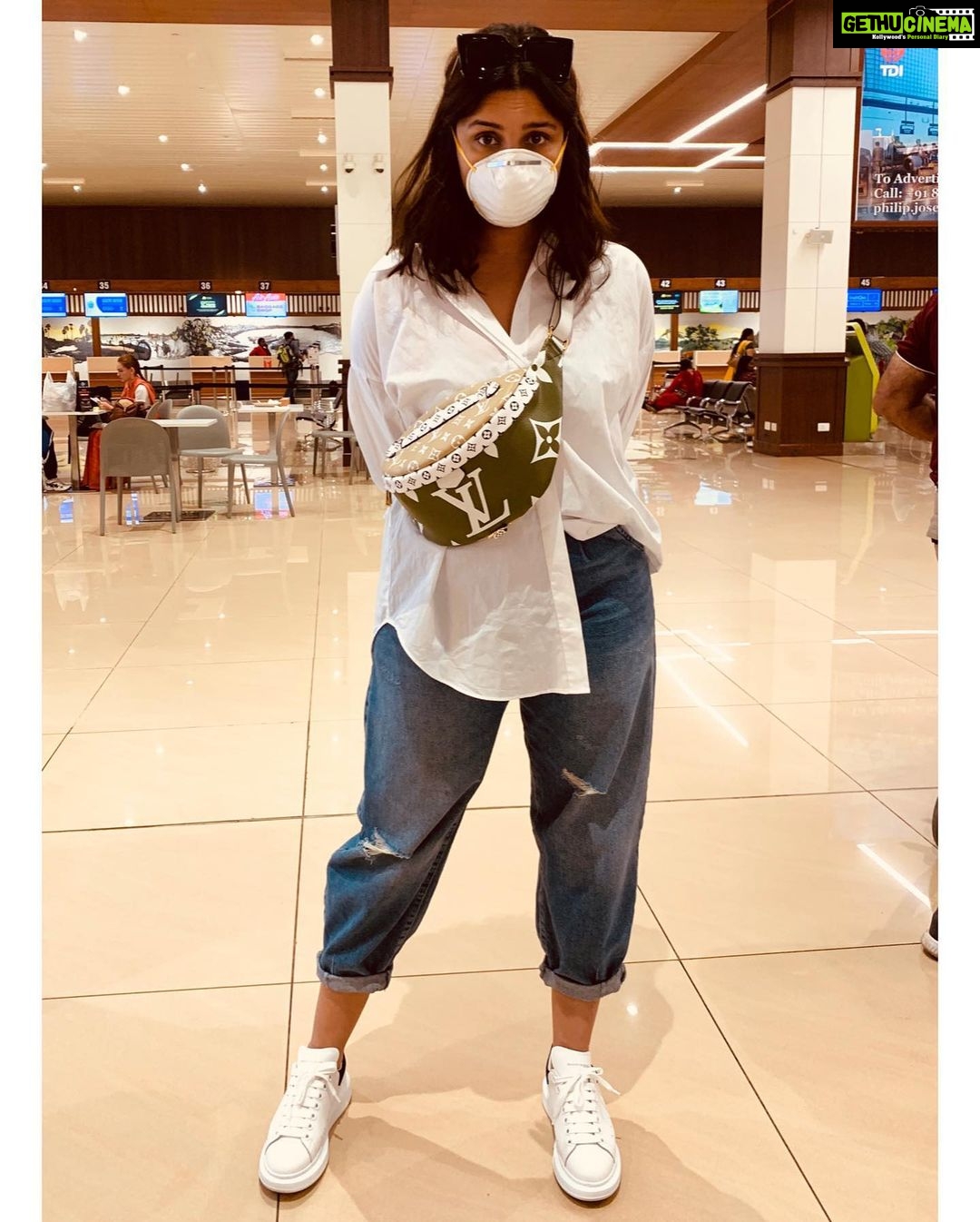Parineeti Chopra Instagram - Sad, but I guess this is the situation now. Stay safe guys. 🤍 #Coronavirus #StaySafe