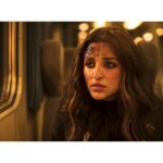 Parineeti Chopra Instagram - The most thrilling ride of my life!!! Guyssss the hindi adaptation of #TheGirlOnTheTrain will release on 8th May 2020. 🤛 @ribhu_dasgupta @sarkarshibasish @aditiraohydari @iamkirtikulhari @avinashtiwary15 @reliance.entertainment @amblin