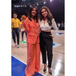 Parineeti Chopra Instagram - When glam meets game! 👠🏀 @priyankachopra #NBA Mumbai, Maharashtra